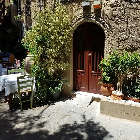 Diasoulas House Апартаменти *
